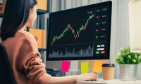巴菲特疯狂囤现金！继续大幅减仓苹果 发生了什么？